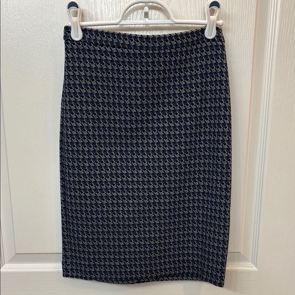 NWT Banana Republic Navy/Black Geometric Stretch Pencil Skirt